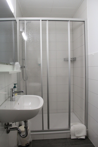 Bathroom 3, Hotel Restaurant Stern, Zollernalbkreis