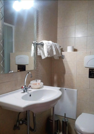 Bathroom 5, La Petite Planete, Peloponnese