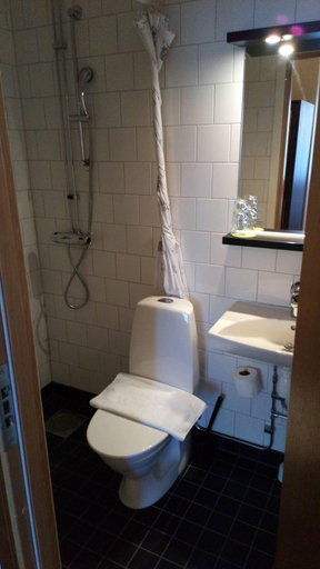 Bathroom 5, Naran Hotell, Luleå