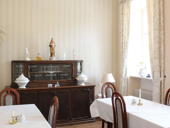 Dining Room 29