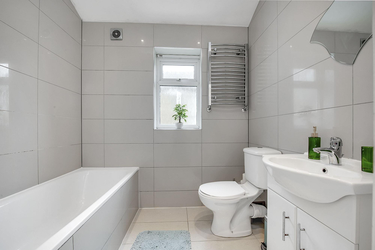 Bathroom 4, Finding My Palace in Tooting, London