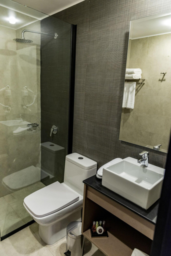 Bathroom 4, Hotel H9, Valparaíso