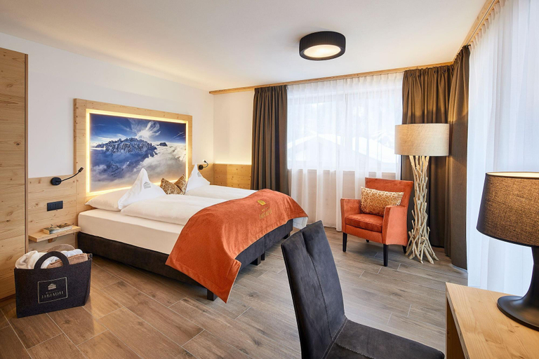 Bedroom 3, Hotel Tabladel, Bolzano