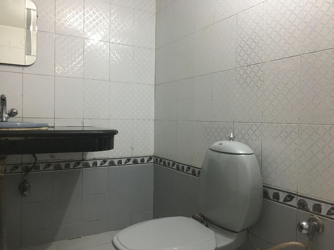 Bathroom 4, Hotel Shri Amarnath Lodge, Jammu