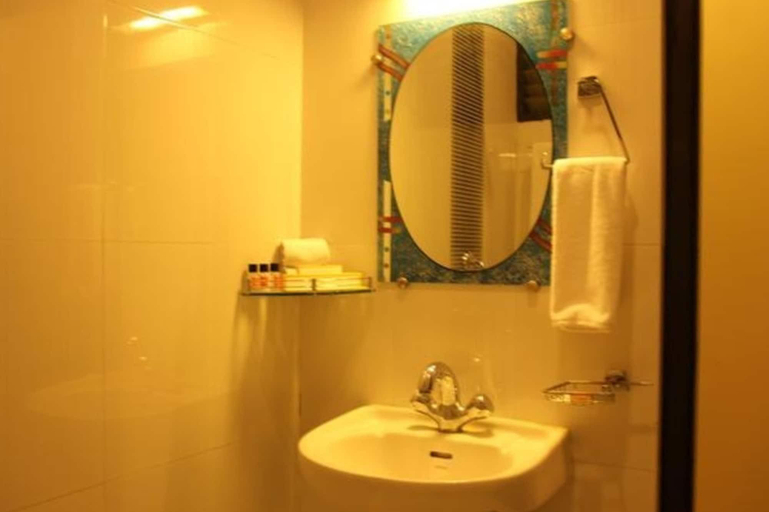 Bathroom 4, RnB Chittorgarh, Chittaurgarh