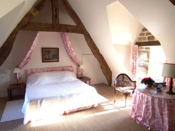 Bedroom 3, Manoir de Kerguereon, Côtes-d'Armor