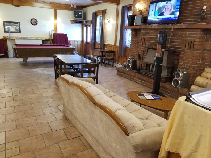 Public Area 2, Englehart Inn, Timiskaming