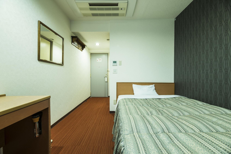Bedroom 3, Isahaya Terminal Hotel, Isahaya