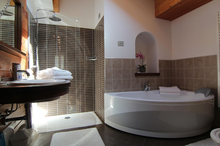 Bathroom 5, Albergo Edelweiss, Verbano-Cusio-Ossola