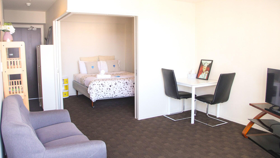 Others, Quadrant 2 Bdr with Seaview & Parking, Waitakere
