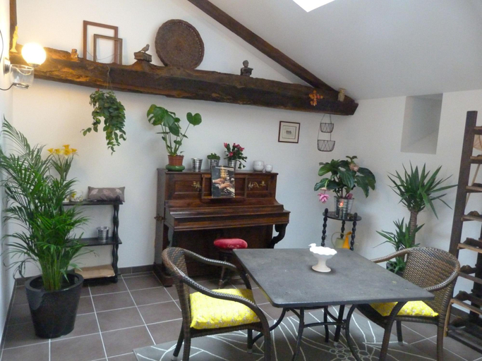 Public Area 2, Chambre d'hôtes La Métairie à Domloup, Ille-et-Vilaine