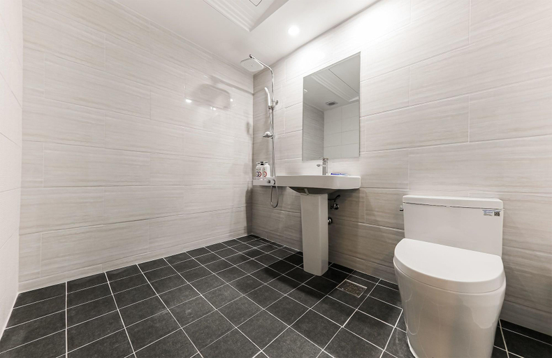 Bathroom 4, Ing Hotel, Daedeok