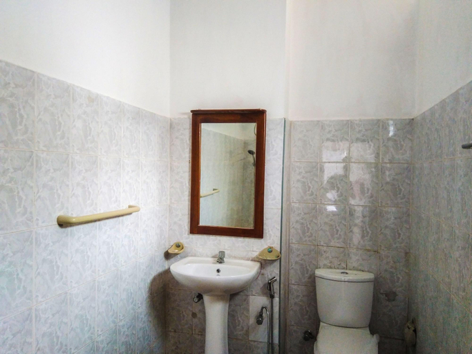 Bathroom 4, Galle Cemellia, Bope-Poddala