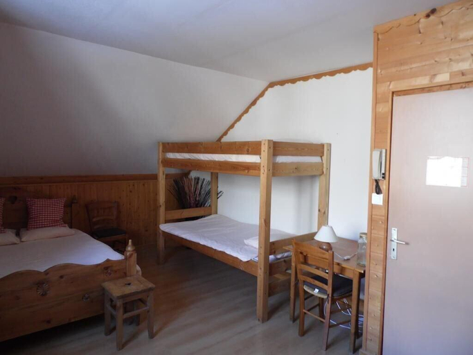 Bedroom 2, Chalet 1200, Savoie