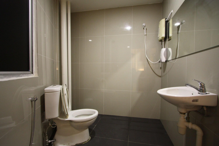 Bathroom, Place2Stay - Opposite Hilton, Kuching