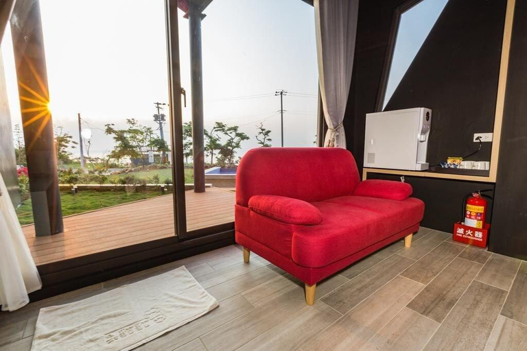 Public Area 2, Peekaboo, Pingtung