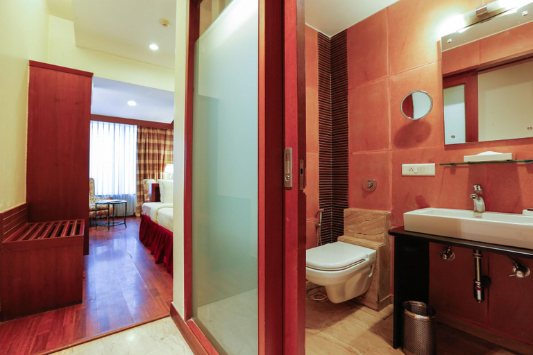 Bathroom 4, Residency Club, Pune