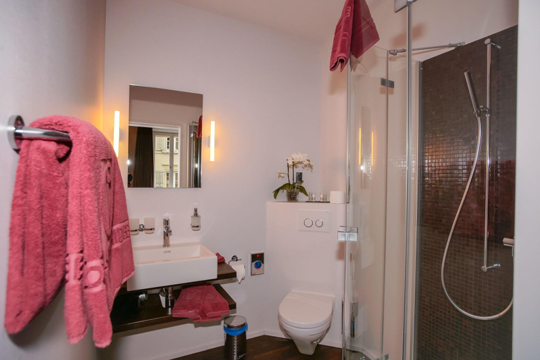 Bathroom 4, Boutique Hotel Orchidee, Burgdorf