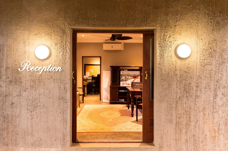 Public Area 3, The Hilton Bush Lodge, Umgungundlovu
