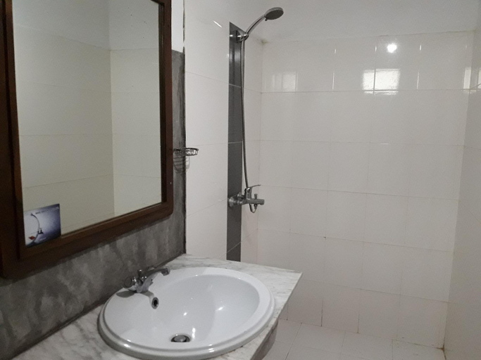 Bathroom, Sea Front Hikkaduwa, Hikkaduwa