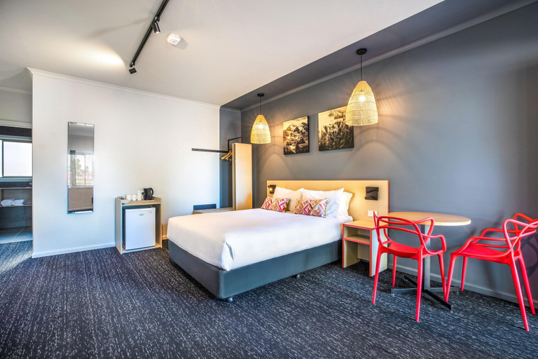 Bedroom 3, Nightcap At Monash Hotel, Melbourne
