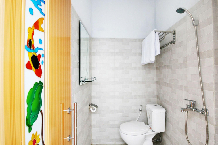 Bathroom, Sky Residence Buah Batu 2 Bandung, Bandung