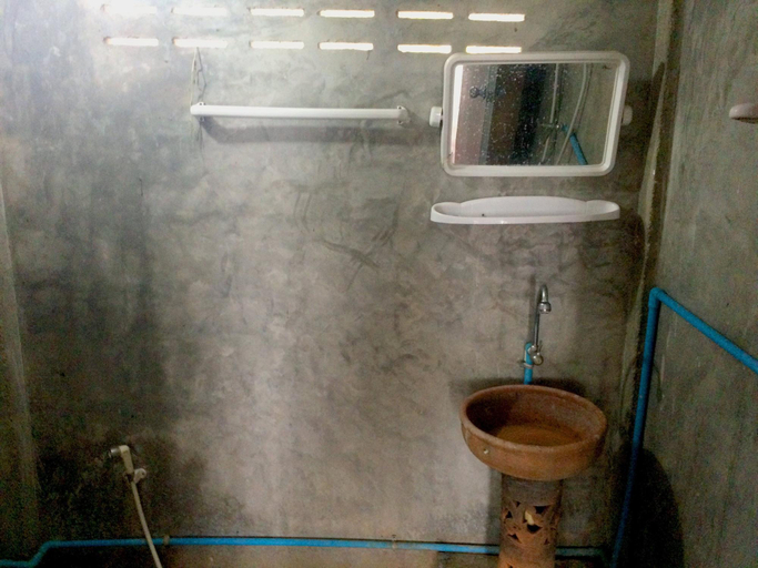 Bathroom 4, Tony Guesthouse, Pai