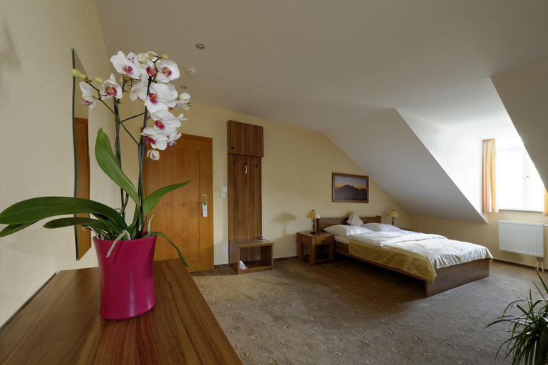 Bedroom 3, Hotel Solisko, Poprad