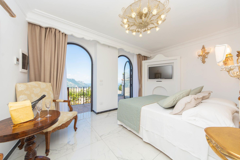 Bedroom 5, Villa Amore, Salerno
