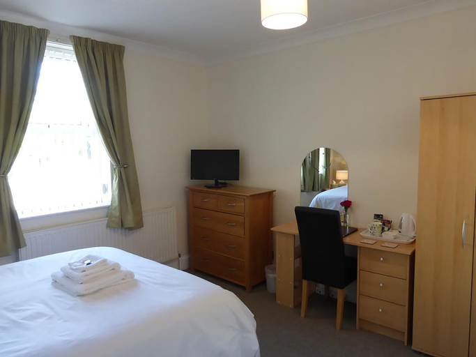 Bedroom 2, Blenheim House, Torbay