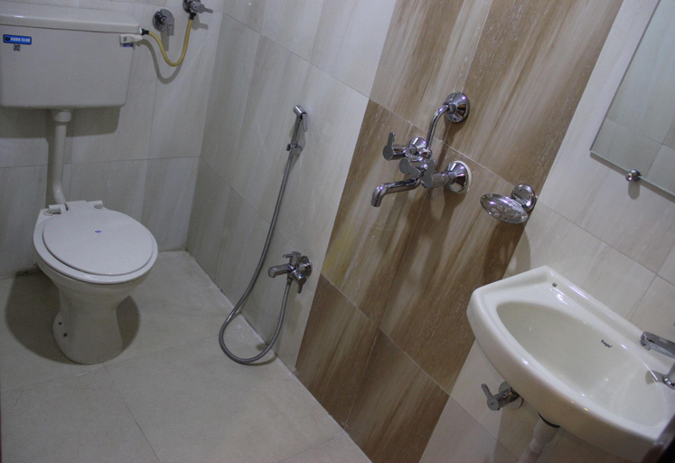 Bathroom 5, GSK Hotel, Mumbai Suburban