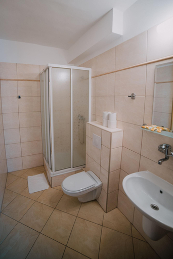 Bathroom 4, Bel Ami, Tatra