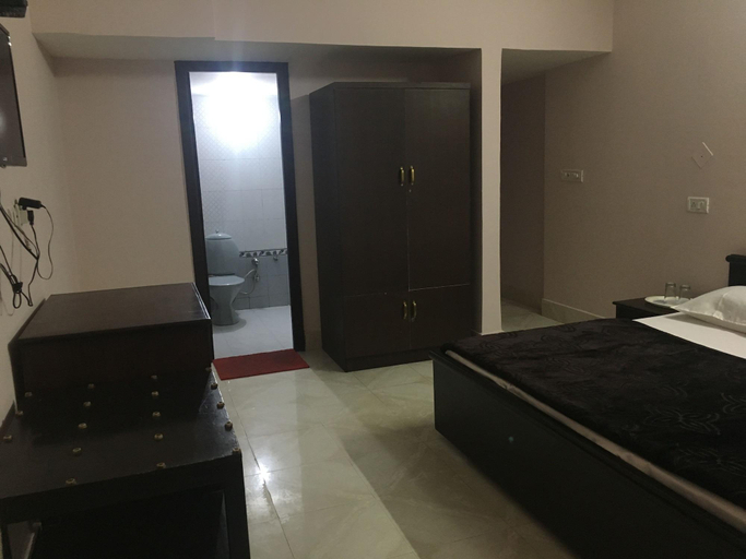 Bedroom 3, Hotel Shri Amarnath Lodge, Jammu