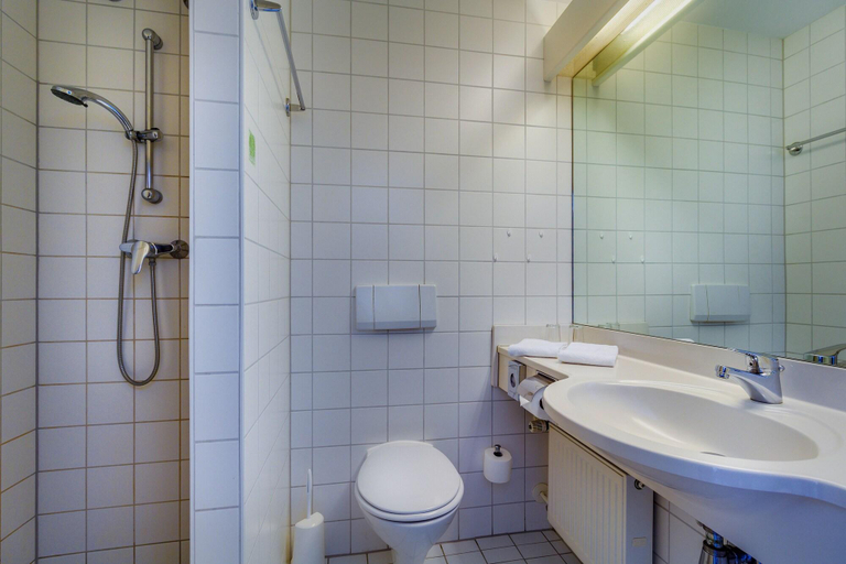 Bathroom 5, Hotel Astor in Altenburg, Altenburger Land