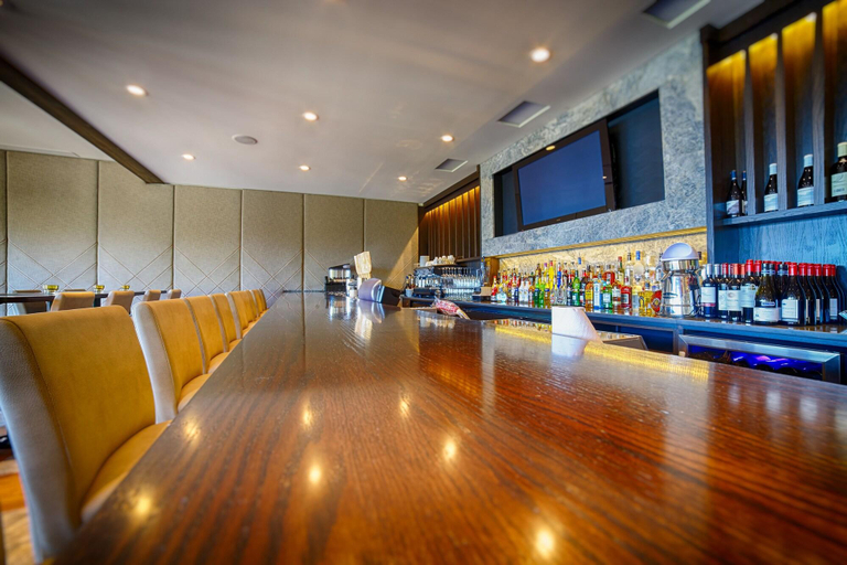 Food & Drinks 5, Sproat Lake Landing Resort, Alberni-Clayoquot