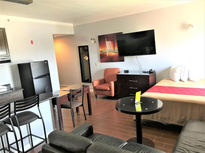 Bedroom 3, Blue Bay Inn & Suites, Cameron