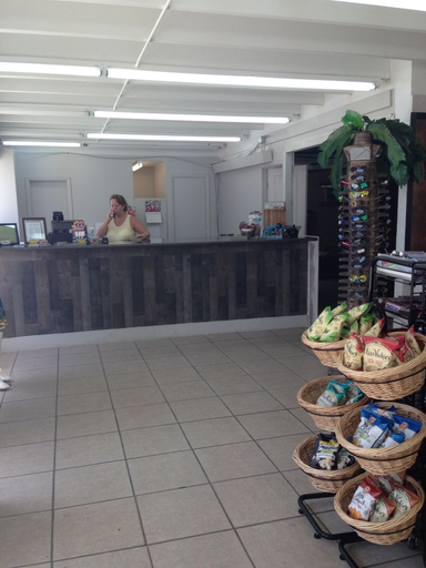 Public Area 3, Banana Peel Lodge, Bay