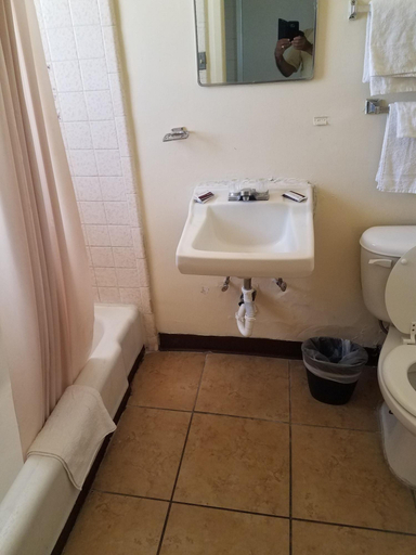 Bathroom 3, Beverly Crest Motor Inn, El Paso