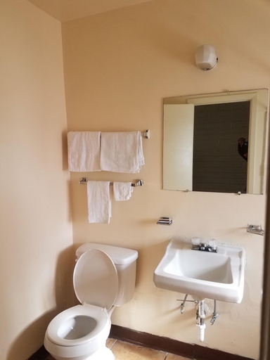 Bathroom 5, Beverly Crest Motor Inn, El Paso