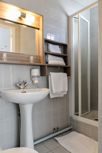 Bathroom 4, Hôtel Le Relais, Landes