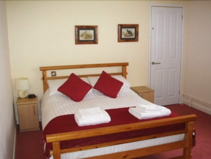 Bedroom 5, Leaking Well, Dunhampton, Worcestershire