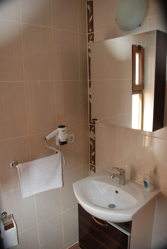 Bathroom 5, Yalcin Hotel, Çeşme
