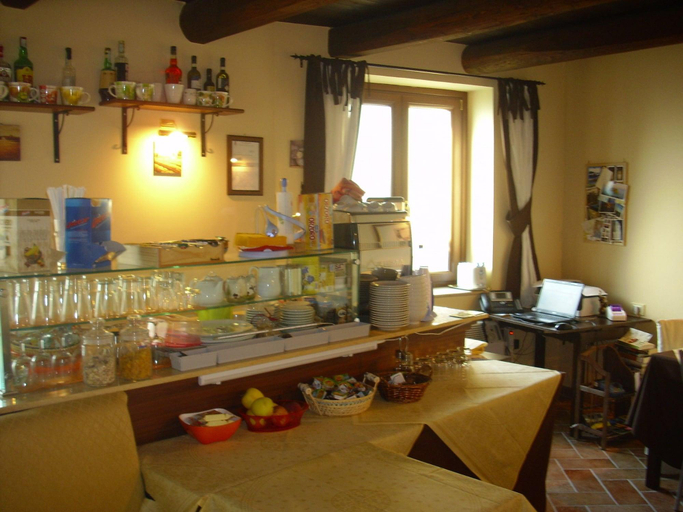 Food & Drinks, B&B Chiara e Benedetta (La villa degli Ulivi), Terni