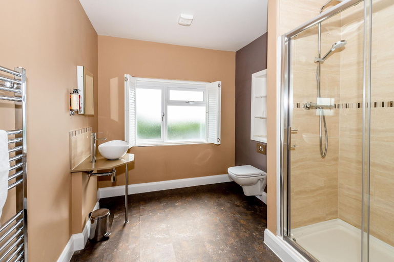 Bathroom 4, The Stones Hotel, Wiltshire