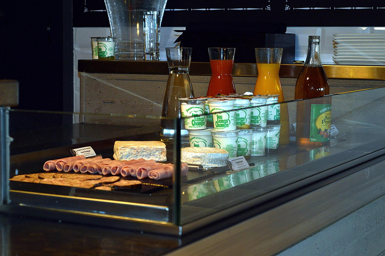 Food & Drinks 5, Hotel Des Bains, Manche
