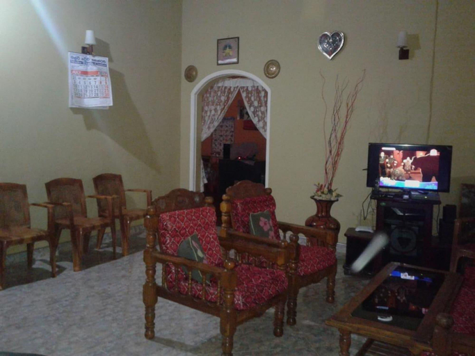 Public Area, Green Bamboo House, Dambulla