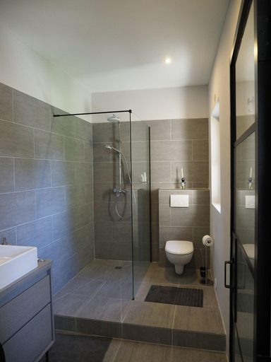 Bathroom 5, Mas Armelin, Bouches-du-Rhône
