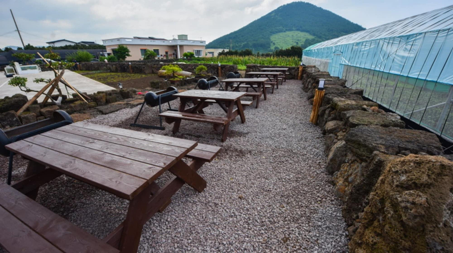 Others 5, Jamung Pension, Jeju