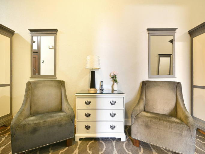 Public Area 3, The Dilworth Inn, Gonzales