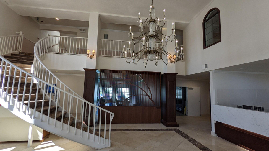 Public Area 2, Brookhurst Plaza Inn, Orange